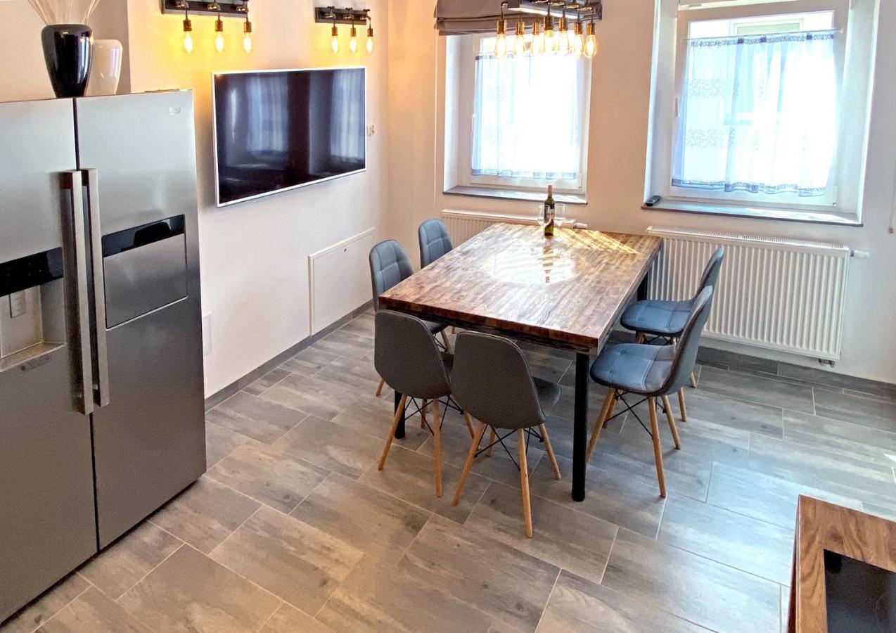 Aparthotel Zabrze, Apartamenty W Centrum Z Prywatnym Parkingiem Eksteriør bilde