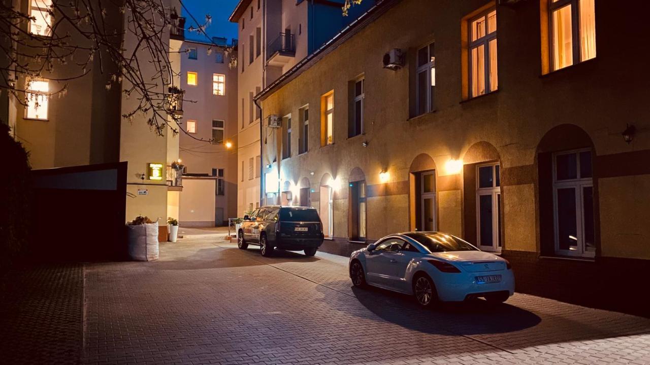 Aparthotel Zabrze, Apartamenty W Centrum Z Prywatnym Parkingiem Eksteriør bilde